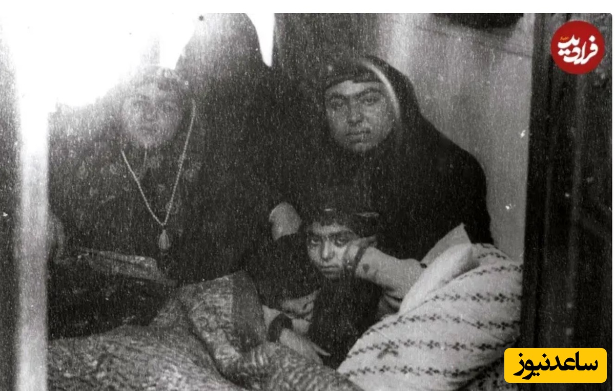  زنی که به دلیل بیماری در رختخواب دیده می‌شود، یکی از همسران شاه با نام «ایرانی» است