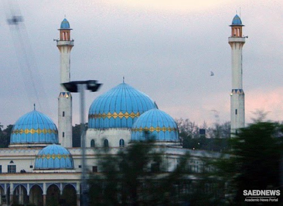 The Al-Muktafi Billah Shah Mosque