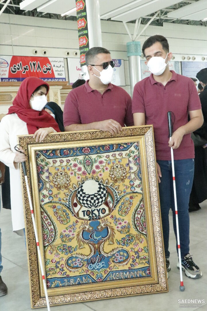 Iranian blind artists weave carpet of Tokyo 2020