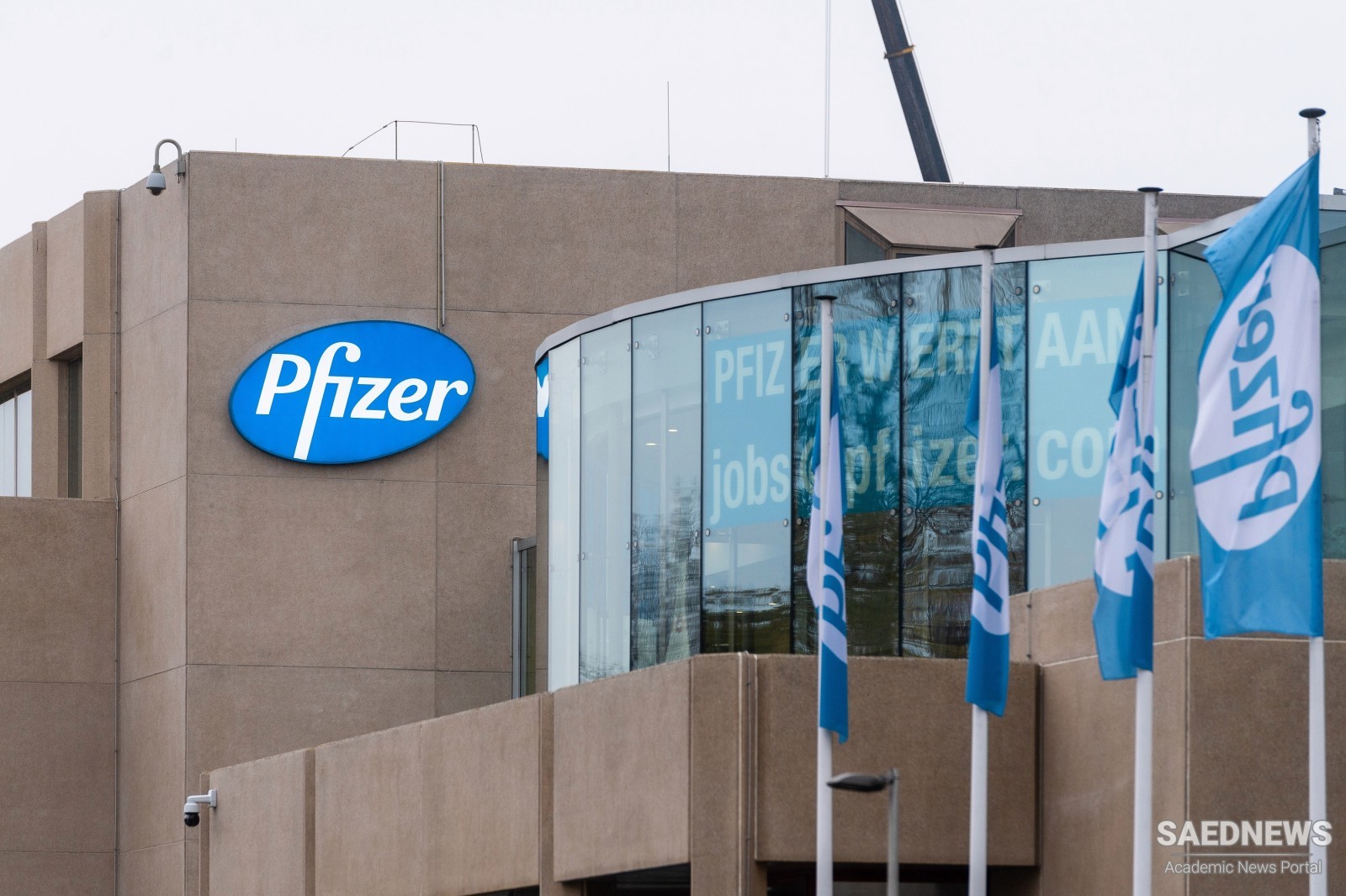 US Government Shows Green Light to Pfizer Vaccine's Rollout