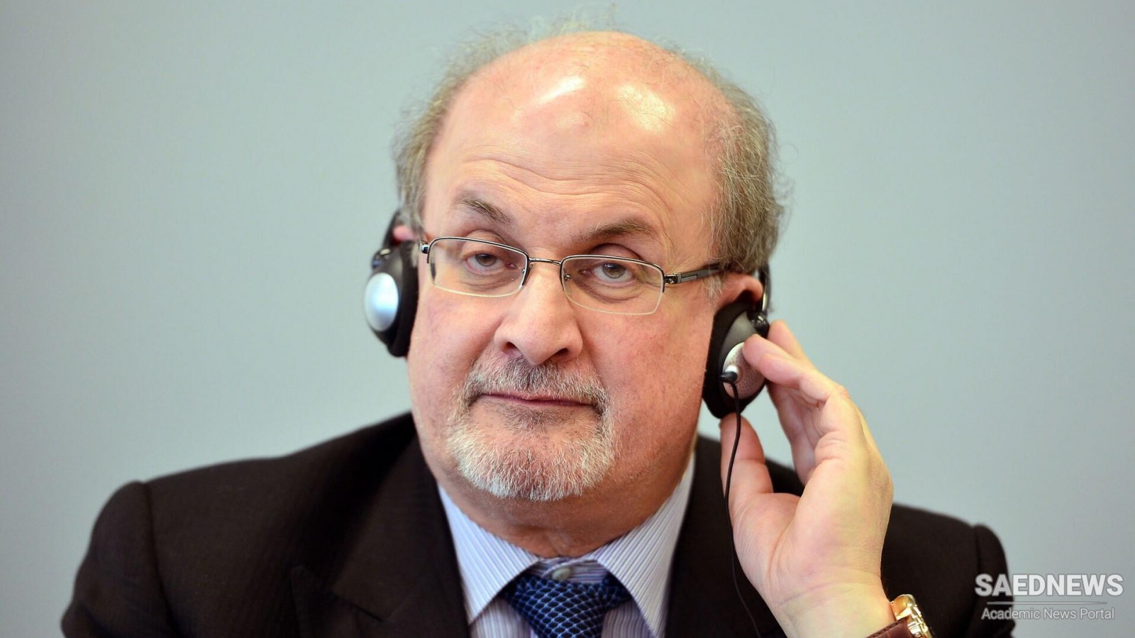 Salman Rushdie, author of The Satanic Verses, attacked on stage in New York