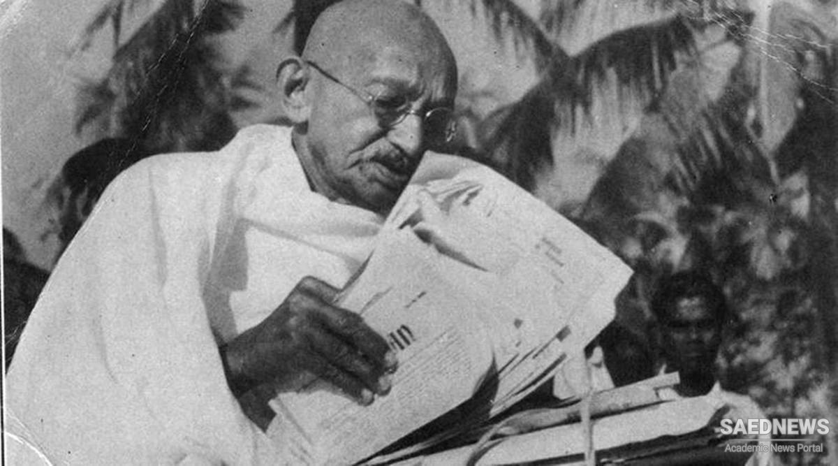 Islam and Nonviolence Policy: Gandhi and Pacifist Muslims