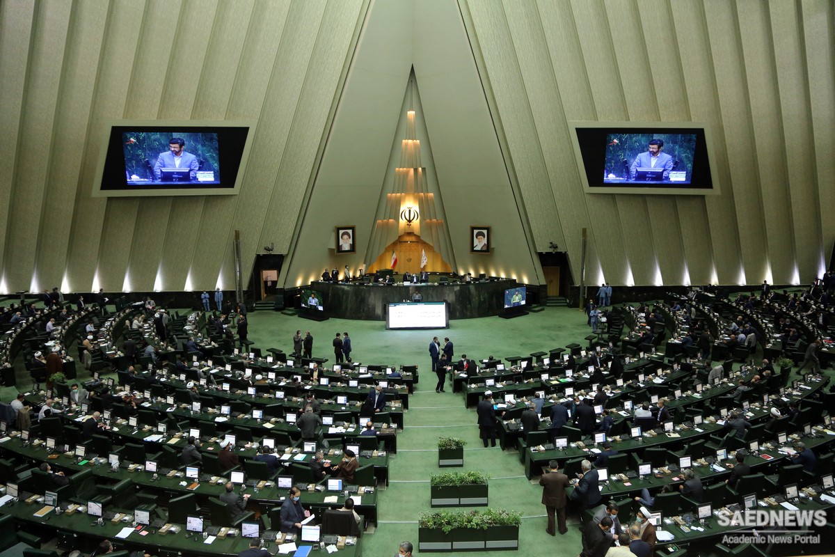 इस्लामी गणतंत्र ईरान के सांसदो ने कहा, सैन्य कमांडर राष्ट्रपति पद के लिए भाग ले सकते हे
