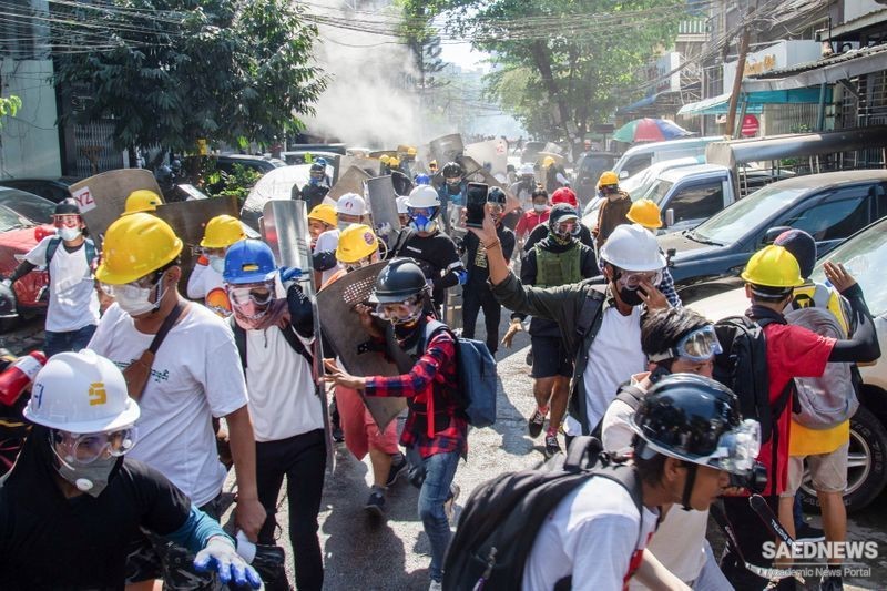 कार्येकर्ता  : ट्रैप्ड होने के बाद म्यांमार के प्रदर्शनकारियों ने यांगून के सनचौंग जिले को छोड़ दिया