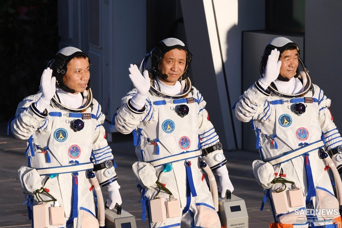 'स्पेस ड्रीम': चीन के अंतरिक्ष यात्री नए अंतरिक्ष स्टेशन के लिए रवाना