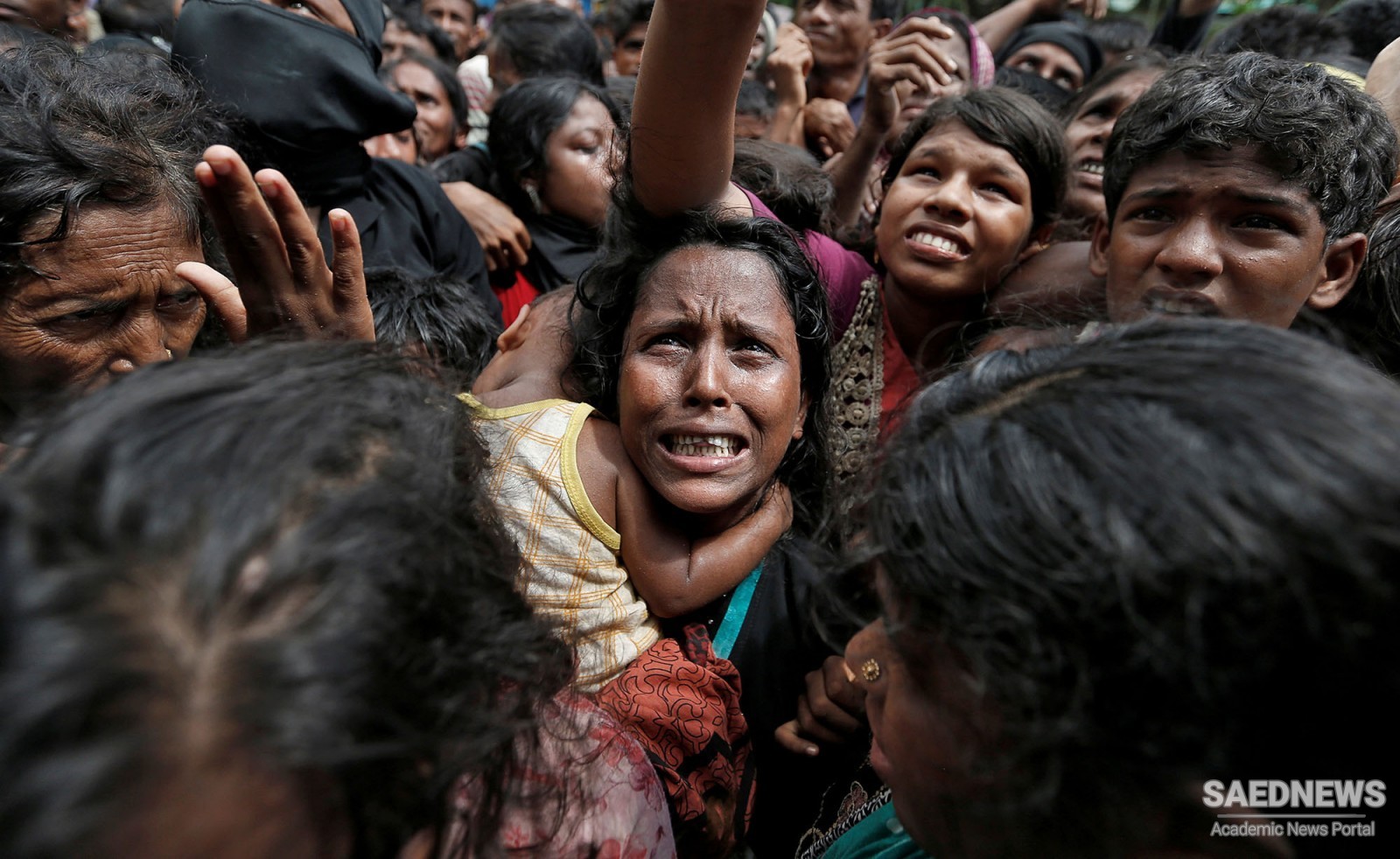 बांग्लादेश के रोहिंग्या शरणार्थियों को एक दूरस्थ द्वीप में स्थानांतरित किया जा रहा है