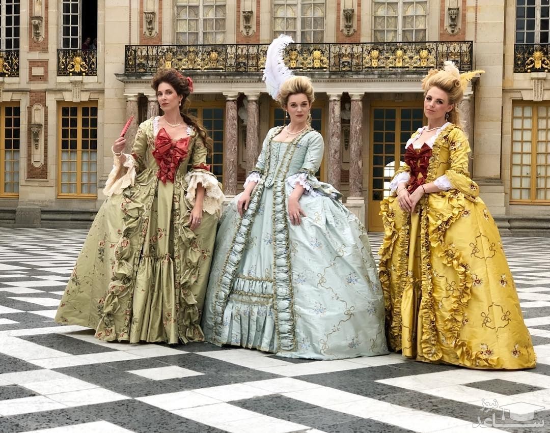 Мода версаль. Рококо в моде 18 века. Платья рококо 18 век. Стиль рококо в одежде 18 века. Платье Moda Versal.