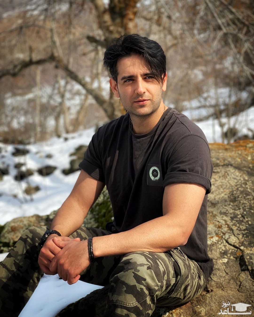 تیپ اسپورت و ساده امیر حسین آرمانی با تار موی های سفید