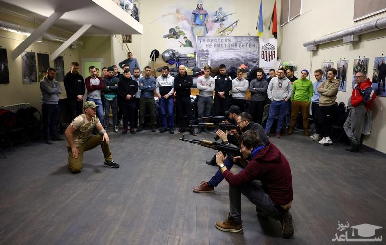 آموزش نظامی به نیروهای داوطلب مردمی اوکراین