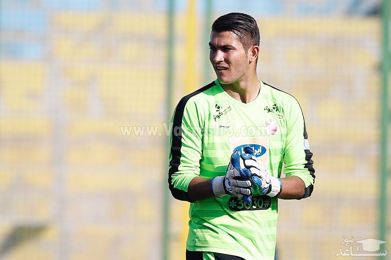 دست دروازه‌بان پرسپولیس شکست!