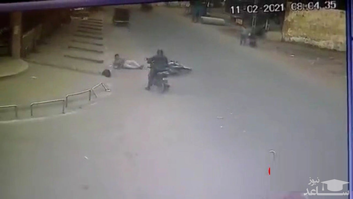 (فیلم) نجات معجزه آسا موتورسوار هندی