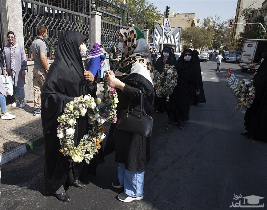 (تصاویر) تجلیل زنان با حجاب متفاوت از گارد ویژه و ماموران انتظامی