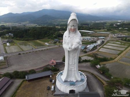 الهه غول‌پیکر بودا در ژاپن