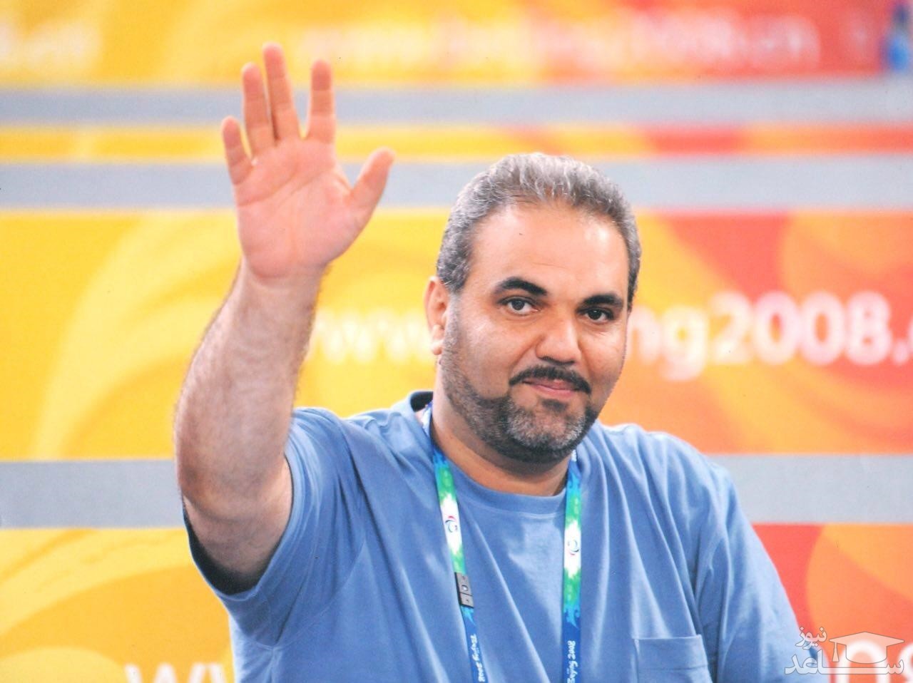 (فیلم) هم خوانی جواد خیابانی با آهنگ «یا علی بگو» در پخش زنده تلویزیونی