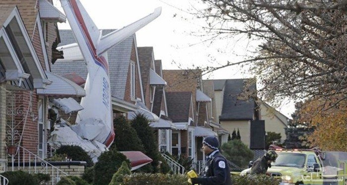 (فیلم) مردی که در اقدامی جنون آمیز هواپیما را به خانه‌اش کوباند!