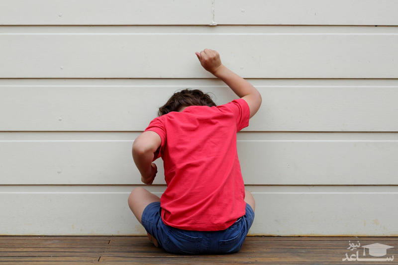 رفتار مناسب با کودکی که به خودش آسیب میزند !