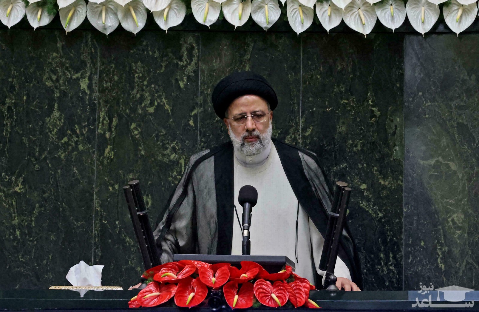 اشکال جدی قبل این بود که اقتصاد را به اراده بیگانگان گره زده بودند