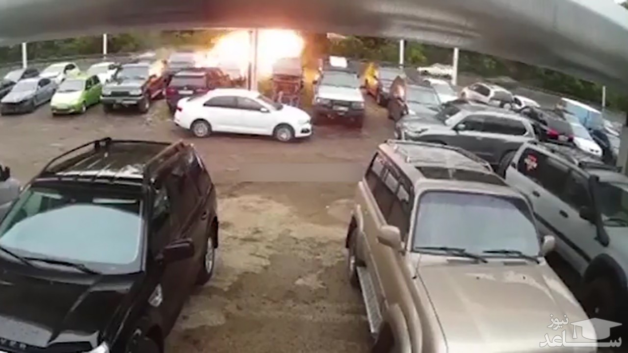 (فیلم) شاخ به شاخ شدید دو اتومبیل که منجر به انفجار شد