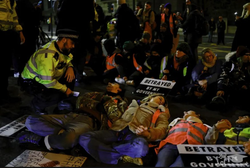 اعتراضات فعالان بریتانیایی در شهر لندن/ SOPA