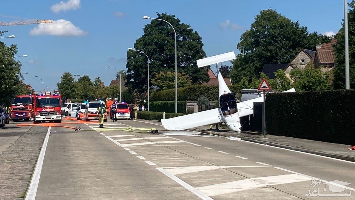 (فیلم) سقوط آرام هواپیما با چتر نجات!