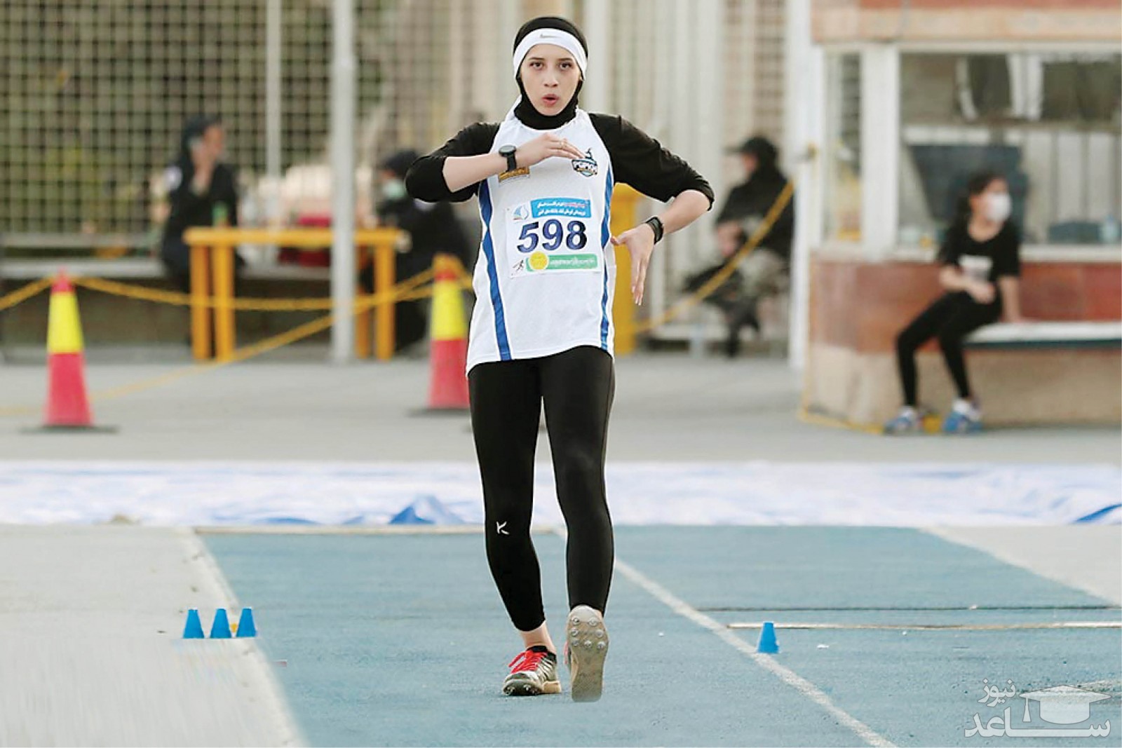 درخواست رکورددار پرش زنان ایران از فدراسیون در مورد پیگیری ساعت ورود زنان و مردان به سالن