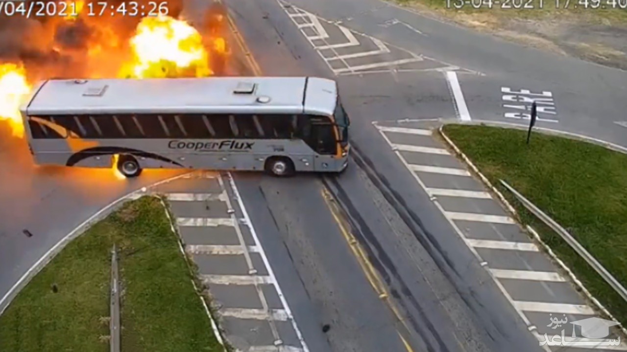 (فیلم) برخورد هولناک یک اتومبیل با تانکر