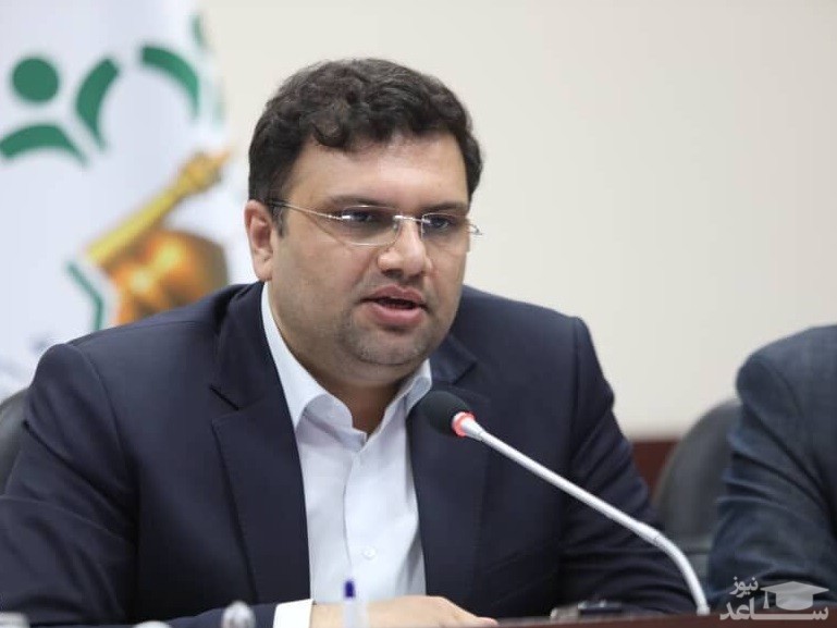 عزیزی خادم افتخارات فوتبال ملی را در شخص خودش می‌بیند/ نمی‌دانم در چه فضایی سیر می‌کند!