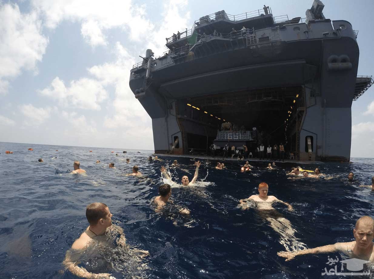 (عکس) ماجرای شنای سربازان آمریکایی در خلیج فارس !!!