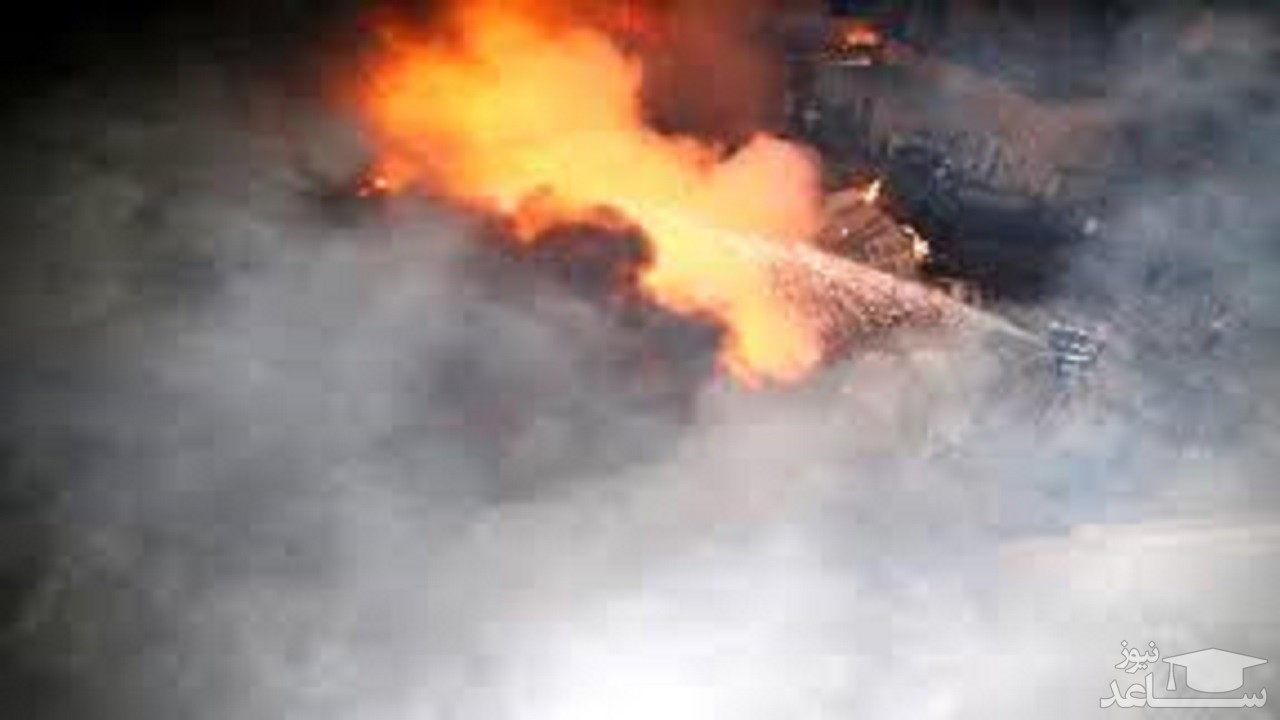 آتش‌سوزی گسترده در شرکت تولید روغن موتور مبارکه + ویدئو