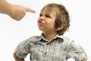 روش های مقابله با لجبازی و یکدندگی کودکان