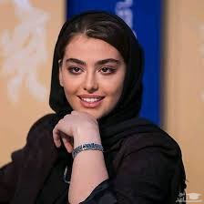 طبیعت گردی ریحانه پارسا و همسرش در روزهای کرونایی!