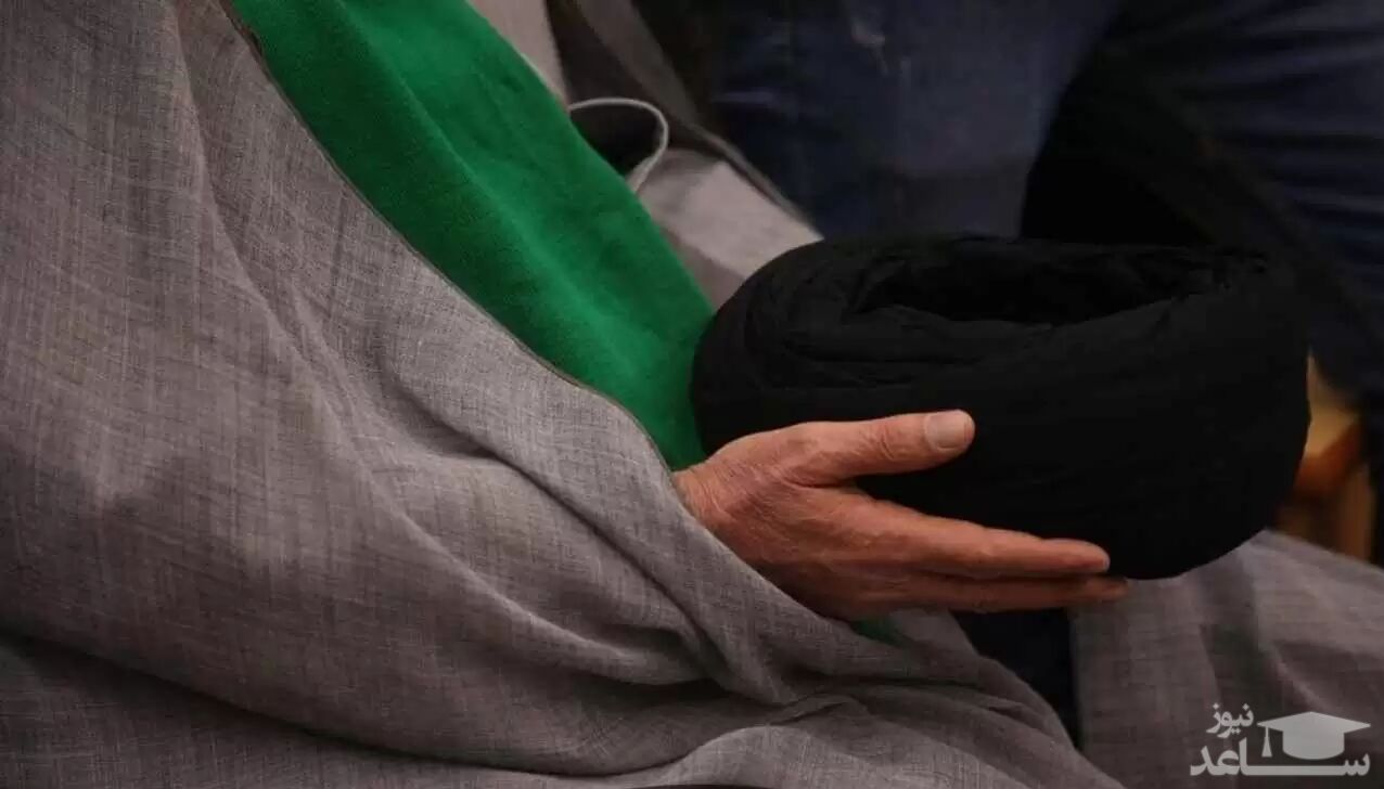 (فیلم) هتک حرمت به لباس یک روحانی توسط چند دختر و پسر اغتشاشگر