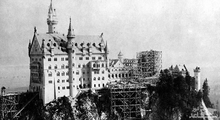 عکس قدیمی در حال ساخت قلعه نیوشوان اشتین