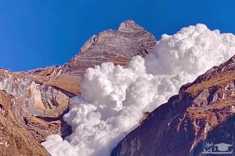 (فیلم) پدیده نادر ریزش ابرها در هیمالیا