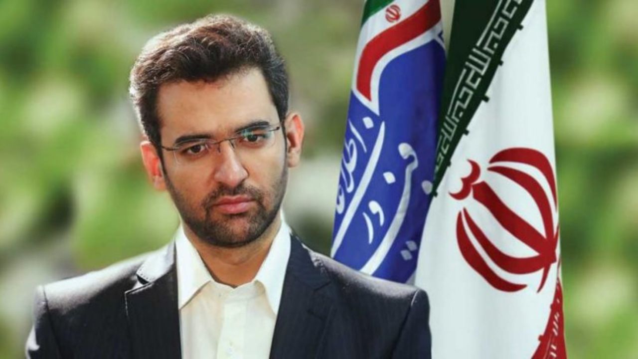 آذری‌جهرمی: پیگیر وصلِ اینترنت موبایل هستم