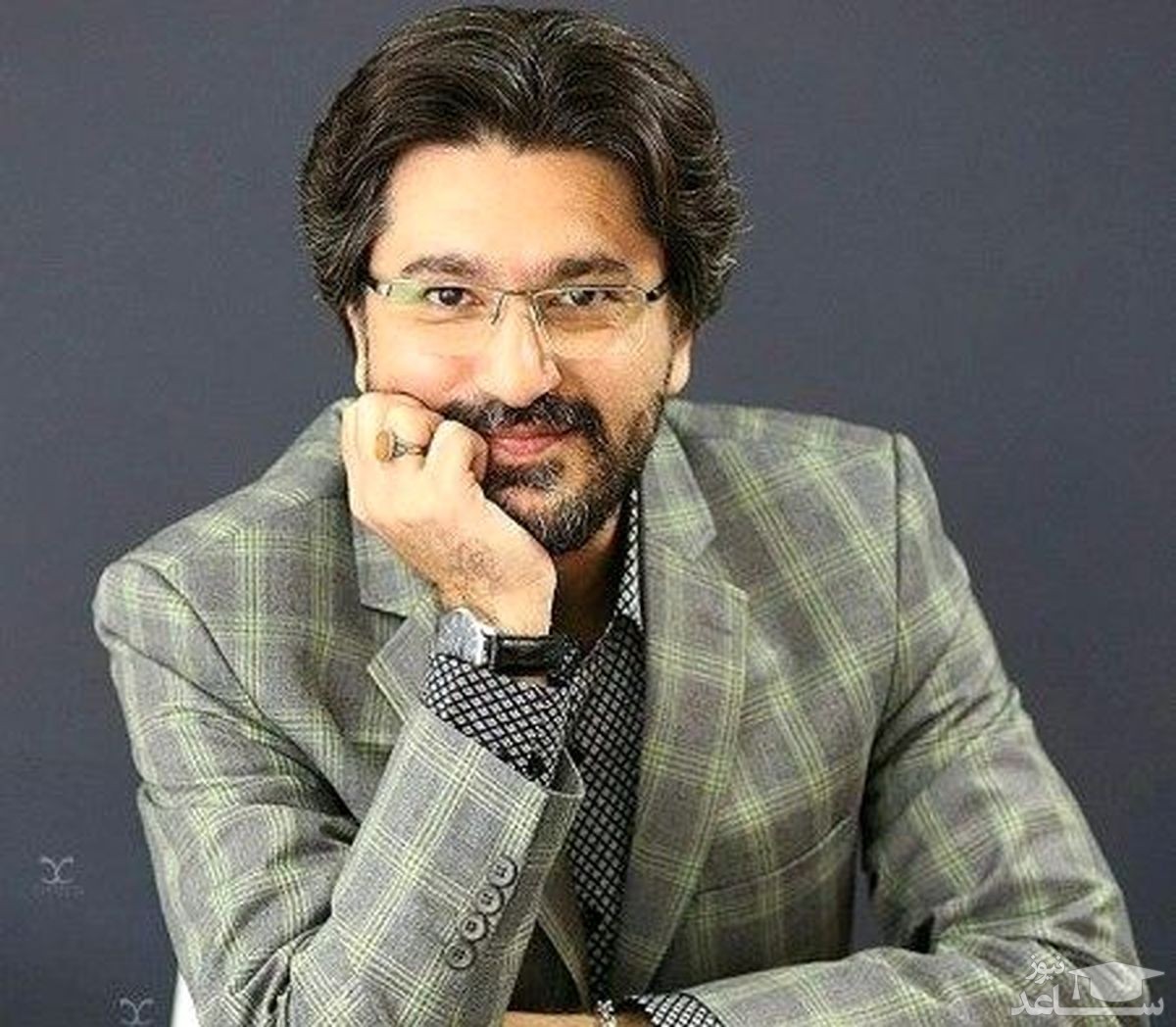 امیر حسین مدرس در کنار مادر و برادرش