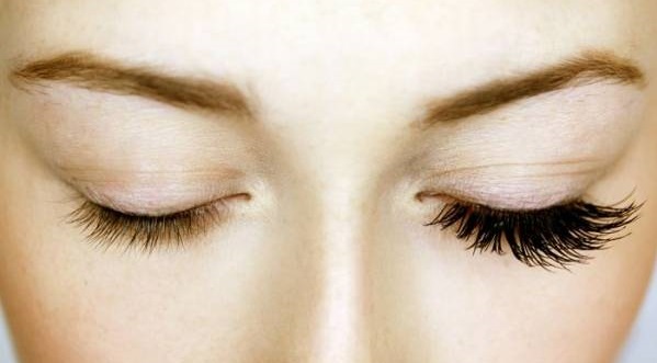 تأثیر آلوئه ورا بر رشد مژه ها