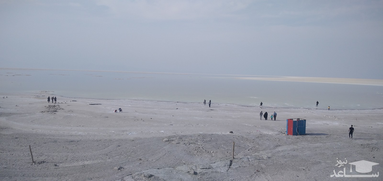 (عکس) تصاویری غم انگیز از ساحل دریاچه خشک ارومیه!