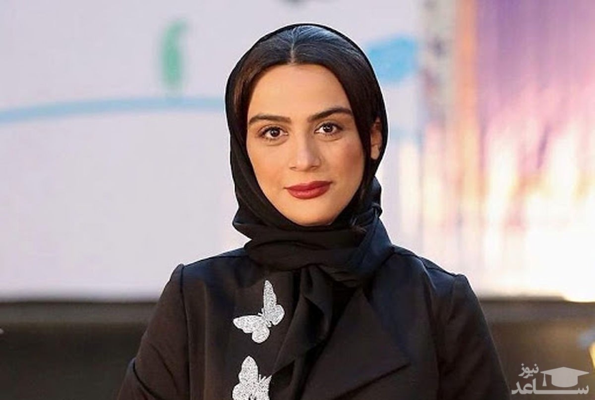 مارال فرجاد در حال آرایش