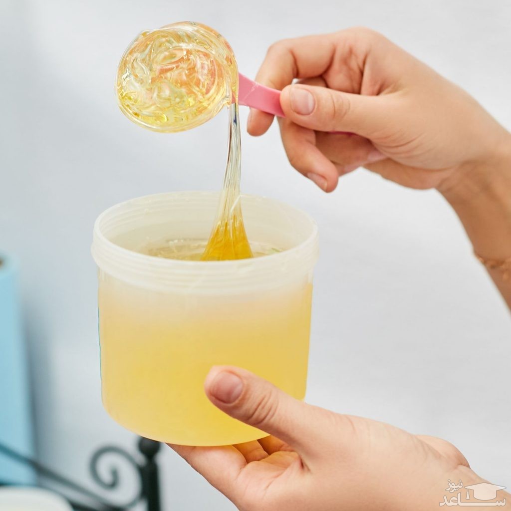 ظرف حاوی صمغ عربی