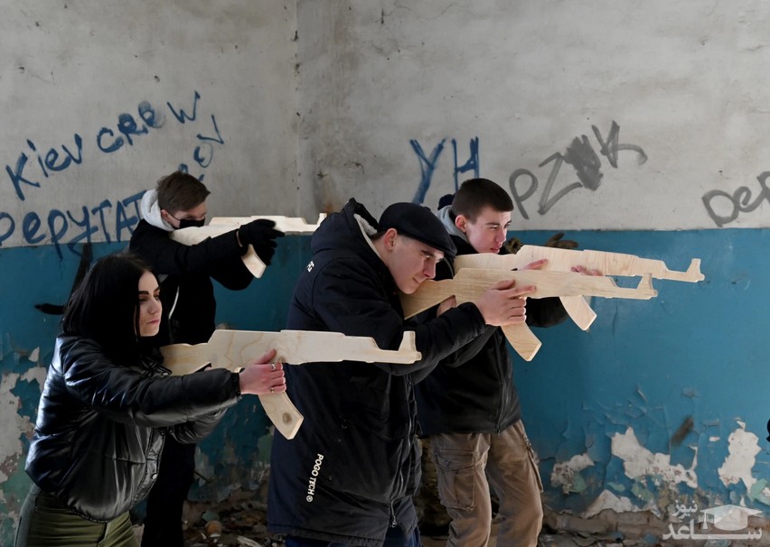 آموزش نظامی شهروندان غیرنظامی اوکراینی در شهر "کی یف"/ خبرگزاری فرانسه