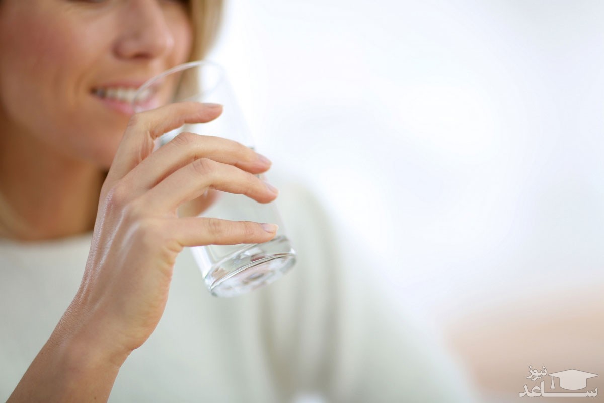 آیا نوشیدن آب کمک می‌کند پوستتان هیدراته شود؟