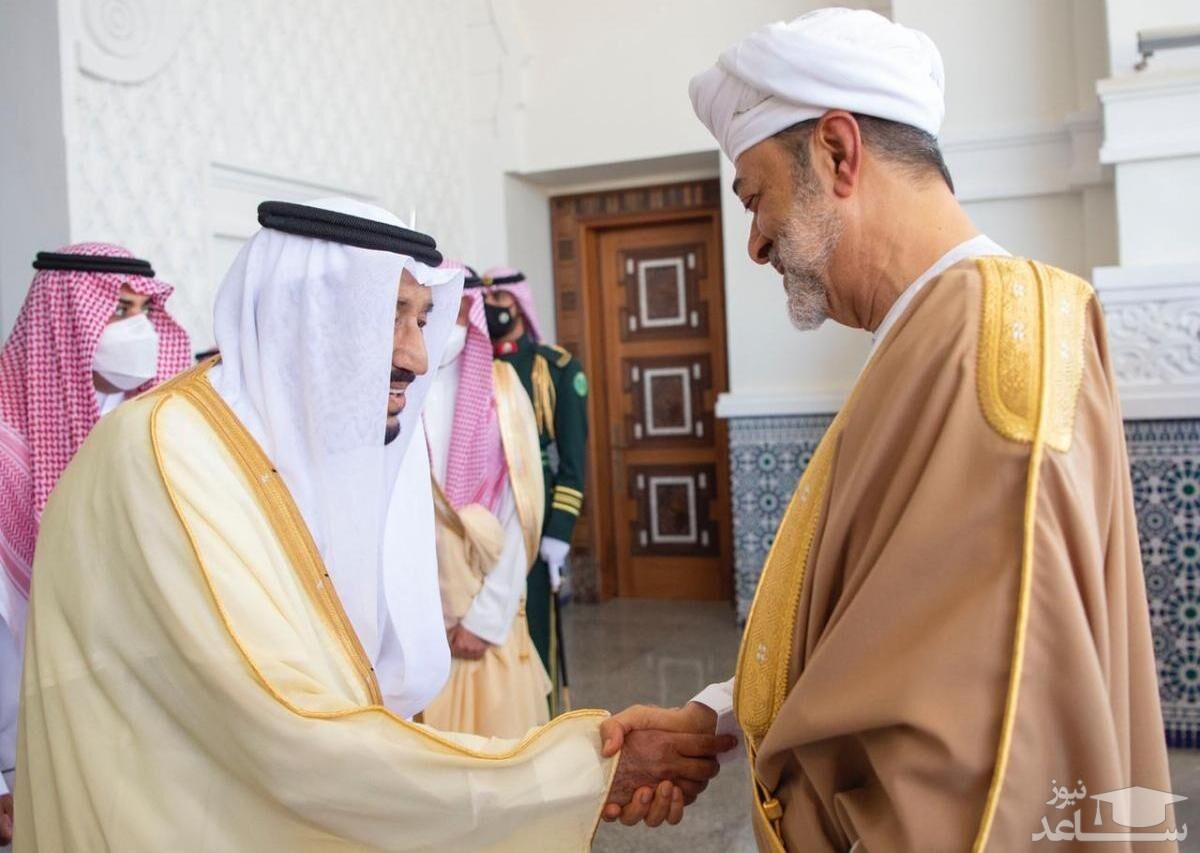(عکس) حیرت شاه سعودی از هدایای سلطان عمان!