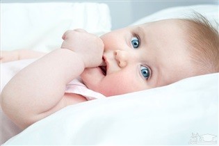 علت مکیدن انگشت شست در نوزادان