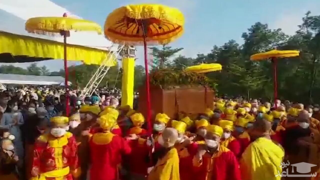 (فیلم) برگزاری آیین سنتی خاکسپاری در ویتنام