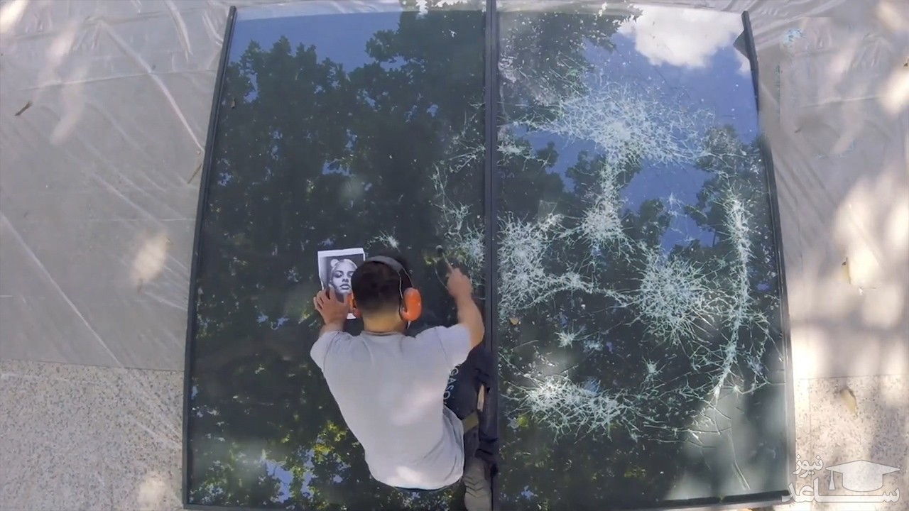 (فیلم) هنرنمایی با شکستن شیشه‌ها