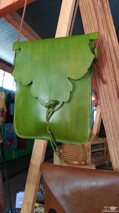 کیف زنانه به شکل برگ