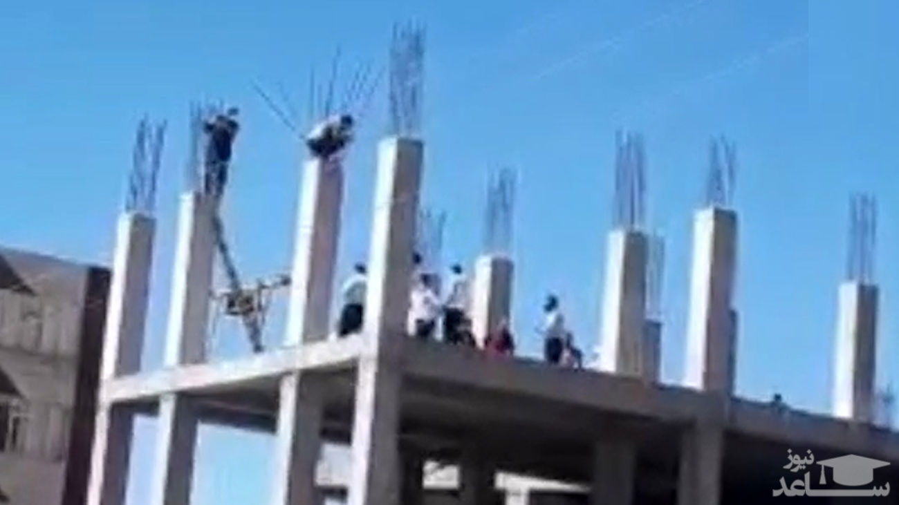 خودکشی دو کارگر ایلامی از بالای ساختمان نیمه کاره +فیلم