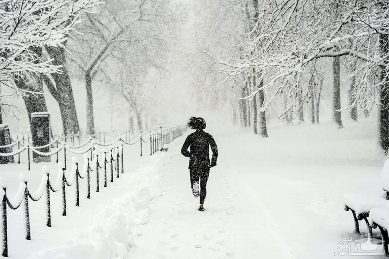 دویدن در هوای برفی
