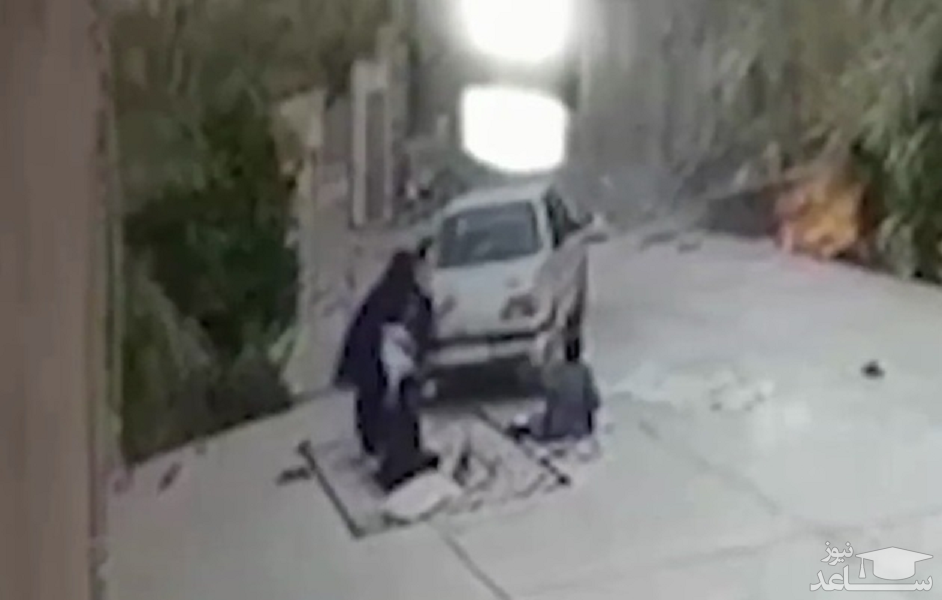 تصاویری تلخ از زیر گرفتن مادر و مادربزرگ توسط یک کودک